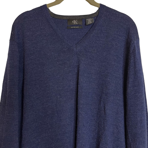 Calvin Klein Mens Sweater Large Dark Blue Extra Fine Merino Wool Pullover V-Neck - Picture 2 of 5